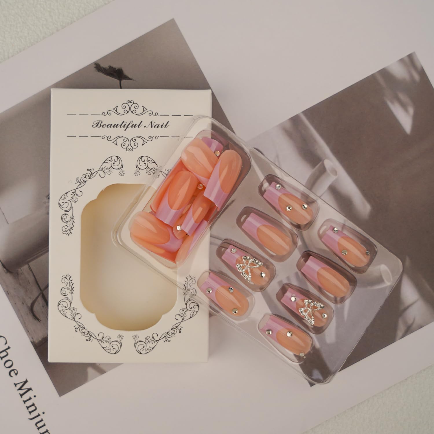 24 uñas postizas largas a presión con punta francesa cuadrada rosa con dijes de uñas de mariposa y diamantes de imitación, uñas postizas de