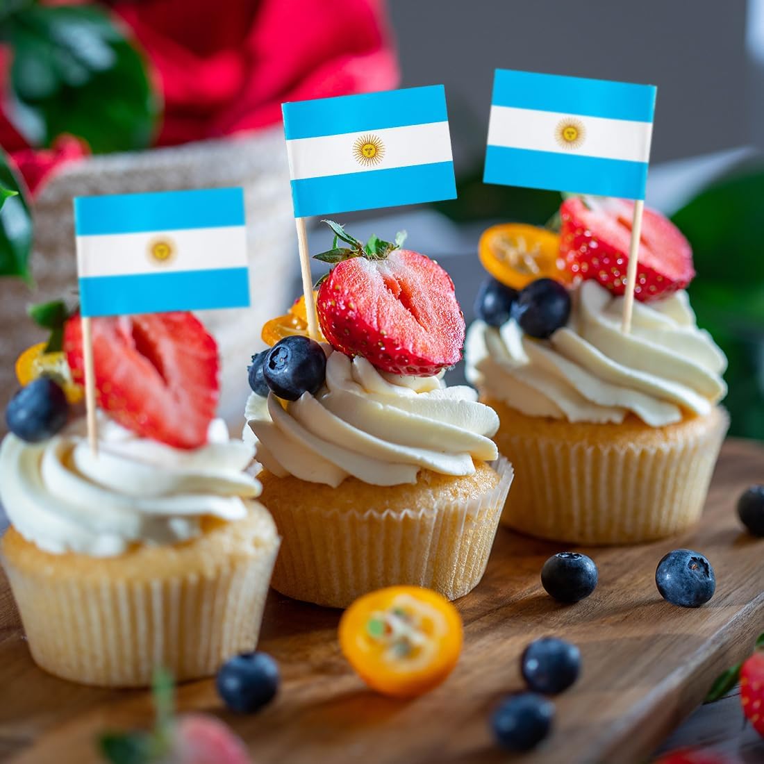 Banderas argentinas con palillos de dientes, pequeñas banderas argentinas en palo, etiquetas para alimentos, etiquetas para fiestas, bufé, cupcakes,