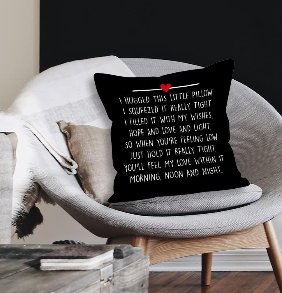 Funda de almohada negra con texto en inglés “I Hugged This Little Pillow”, regalos de relación a larga distancia para mujeres y hombres, funda de