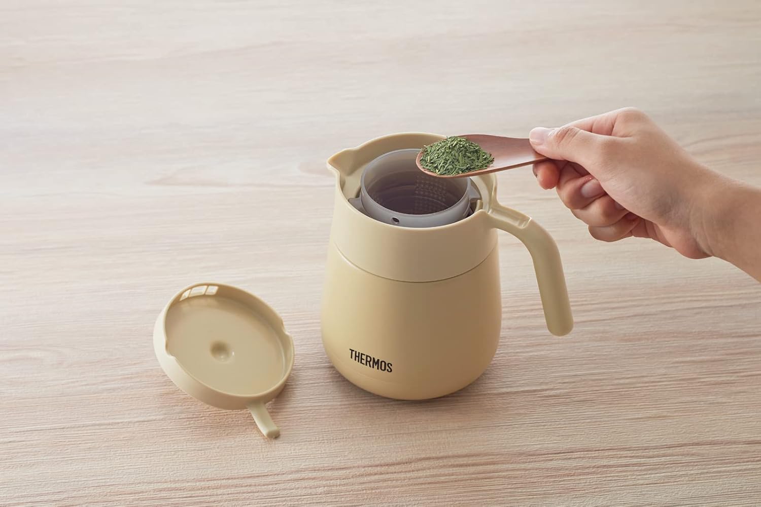 Thermos TTE-700 BW Vacuum Insulated Teapot with Strainer 23.7 fl oz (700 ml), Brown
