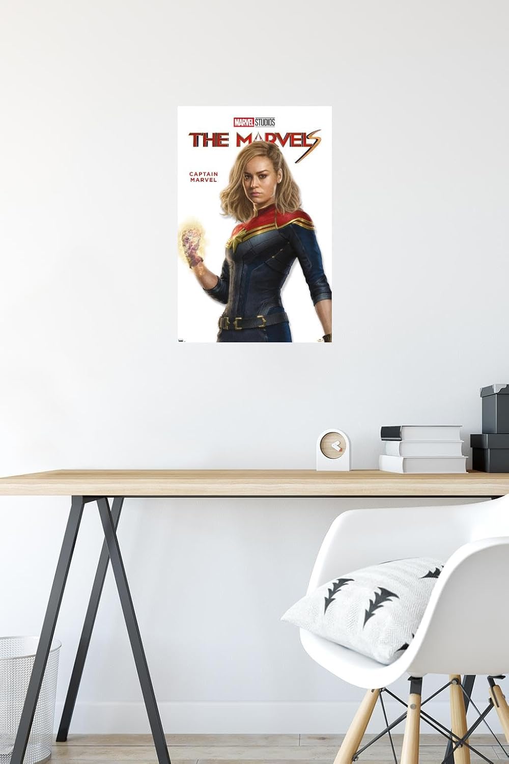 Trends International Marvel The Marvels – Póster de pared de la serie Capitán Marvel Feature Series, 14.72 x 22.37 pulgadas, paquete de póster y