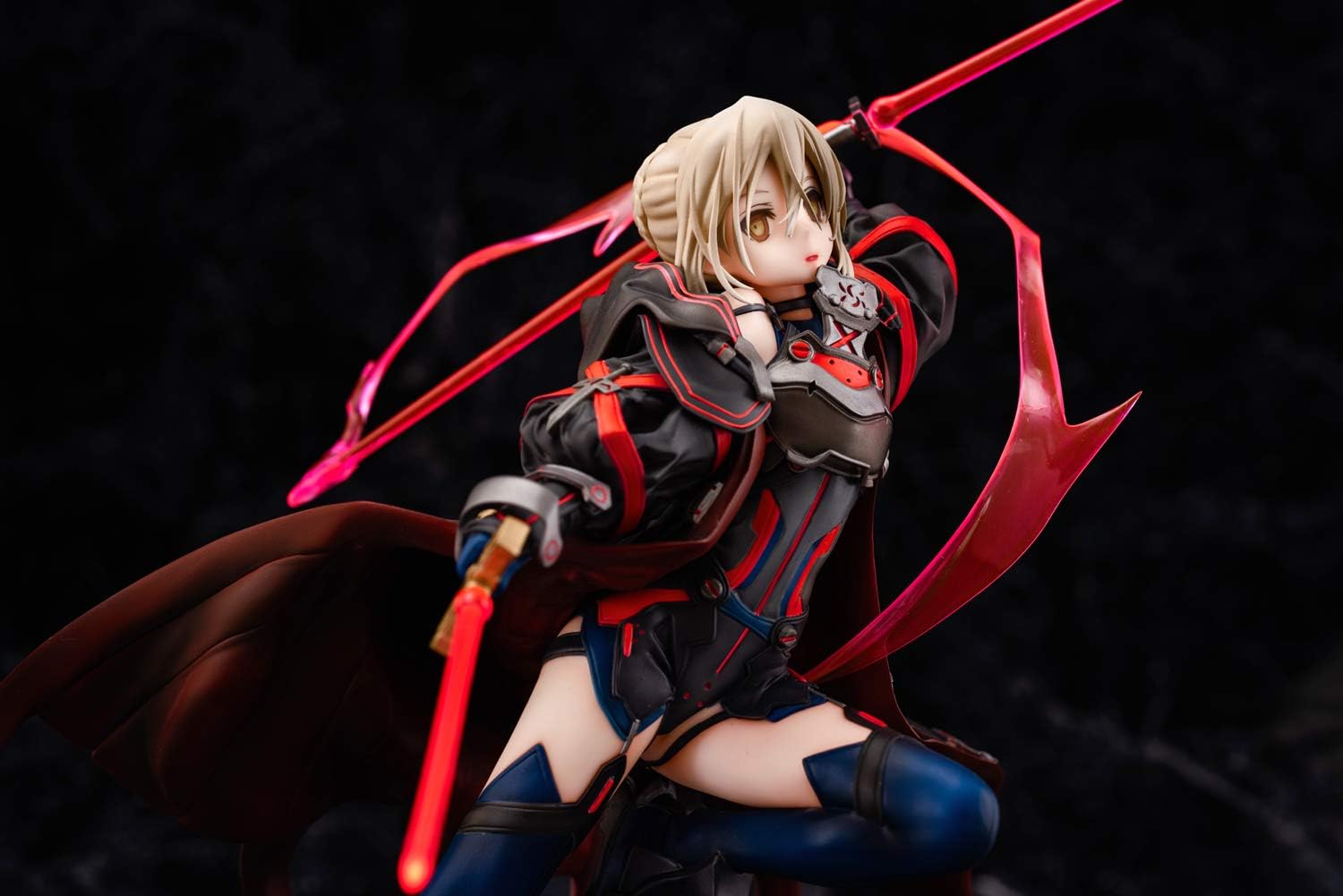 Aoshima FateGrand Order Berserker (Mysterious Heroine X Alter) Figura de PVC a escala 17, multicolor