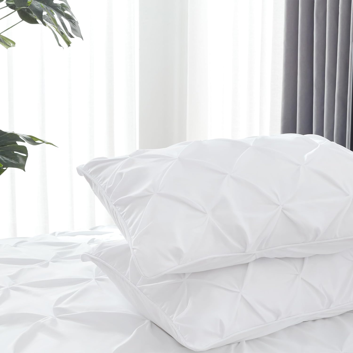 Juego de ropa de cama tamaño King con edredón y sábanas, 7 piezas para todas las estaciones, estilo pintuck duradero, diseño blanco puro para