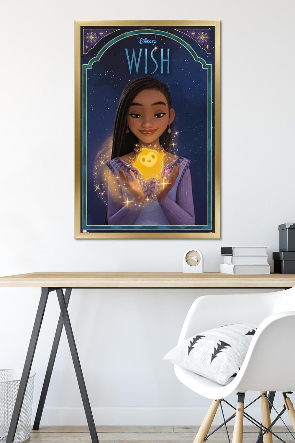 Trends International Disney Wish – Póster de pared de Asha & Star, 22.37 x 34.00 pulgadas, versión enmarcada en oro