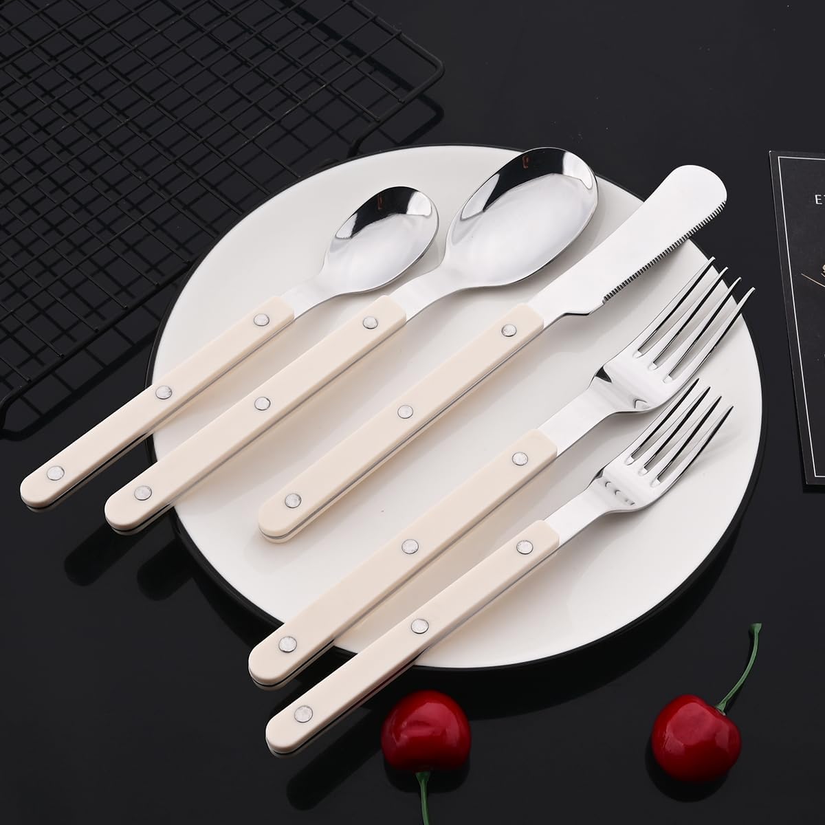 JASHII Juego de cubiertos de 20 piezas de acero inoxidable con remache, juego de cubiertos retro, cuchillo, tenedor, cuchara, servicio para 4