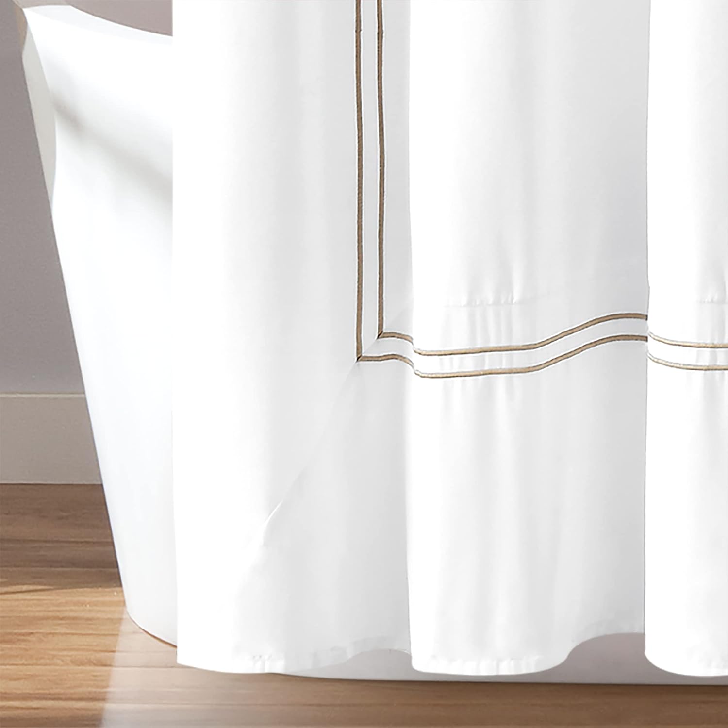 Lush Decor Hotel Collection Cortina de ducha, 72 x 72 pulgadas, color blanco y trigo