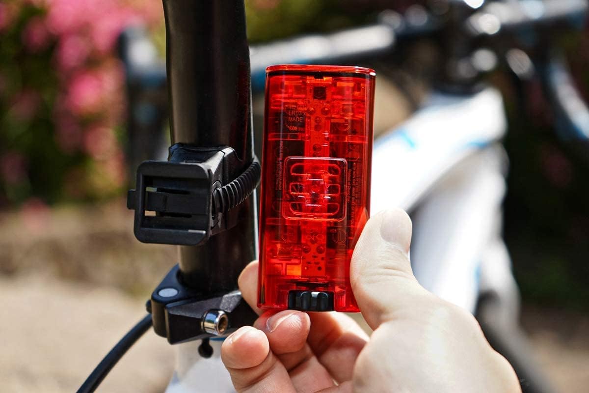 CATEYE – Luz trasera trasera LED cinética apretada para bicicleta
