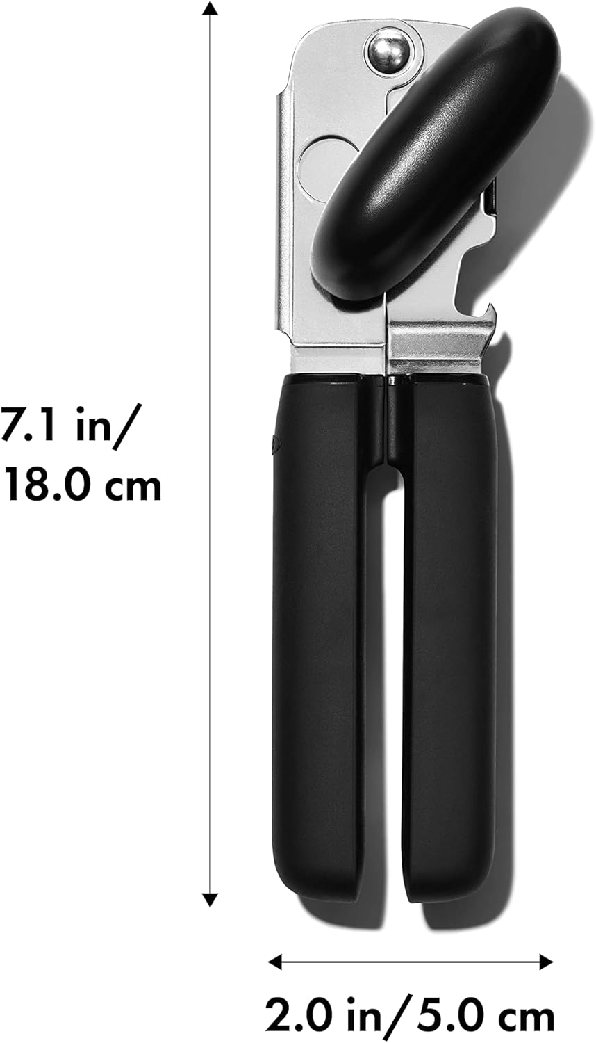 OXO Good Grips – Abrelatas manual de mango suave y taza medidora en ángulo