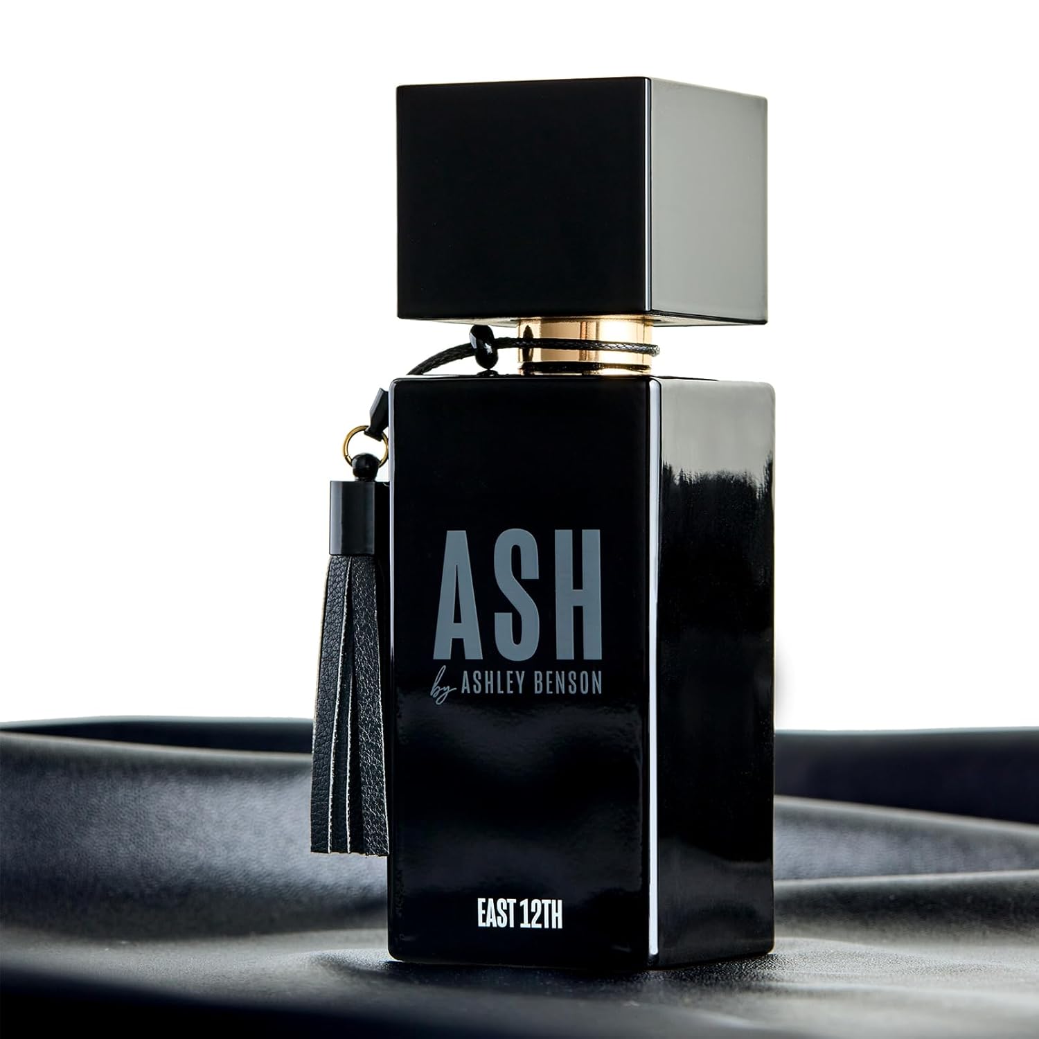Ash by Ashley Benson East 12th, 1.7 oz – EDP Spray – Perfume para mujer – Aroma de Nueva York – Rosa Damasco, cedro negro, notas de naranja picante