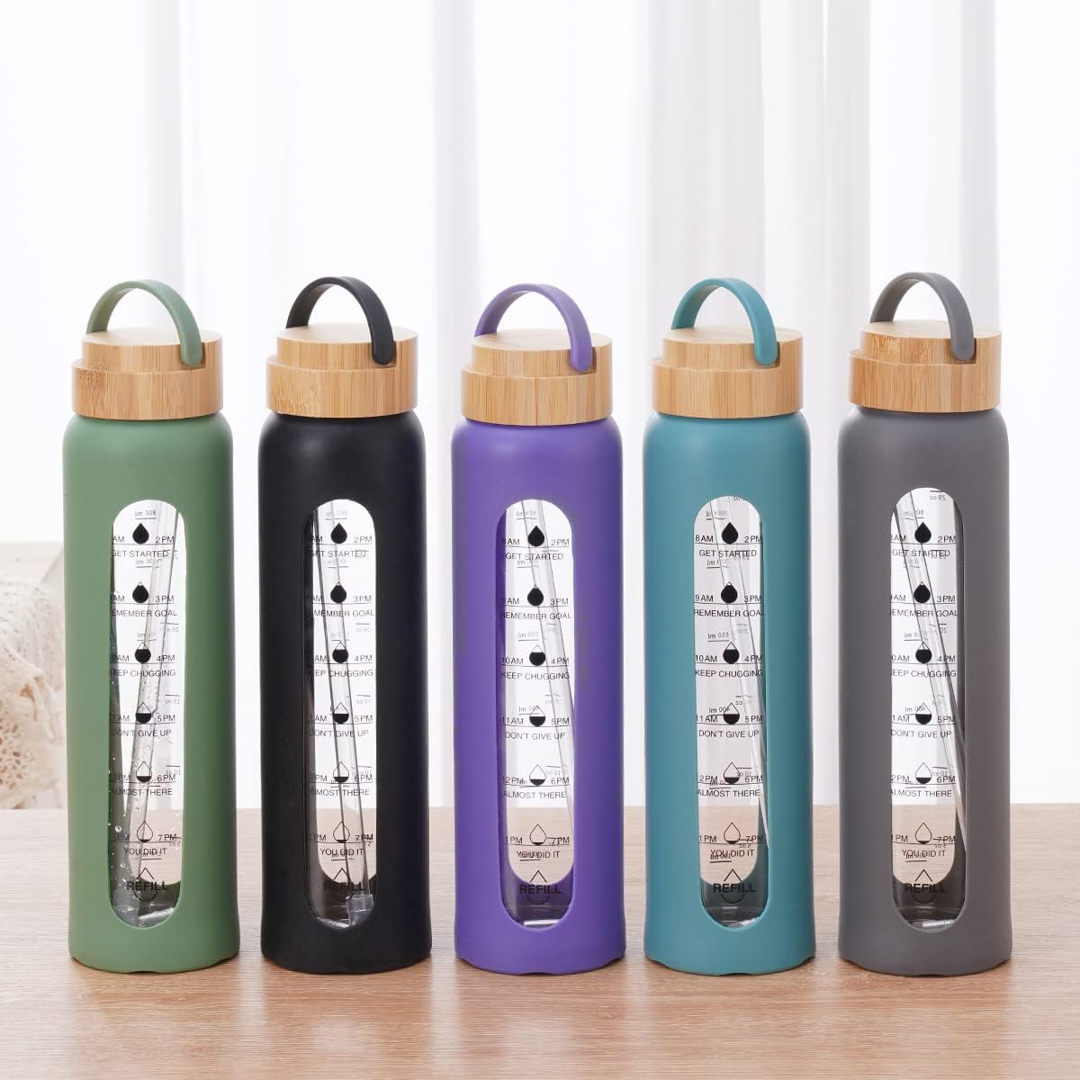 Botella de agua de vidrio de 32 onzas con funda de silicona, tapa de bambú, boca ancha, botella de agua motivacional con marcador de tiempo, popote