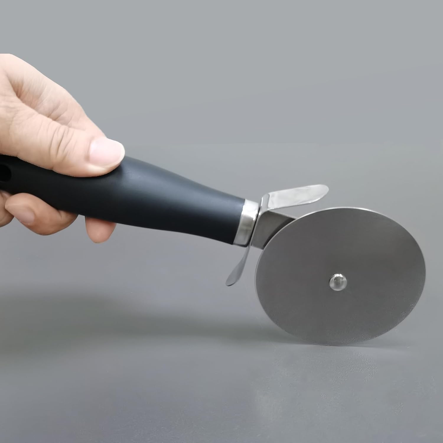 Fixturedisplays Pizza Cutter Wheel, Cortador De Pizza, Stainless Steel Pizza Cutter Wheel, Heavy Duty Black 21913-NPF