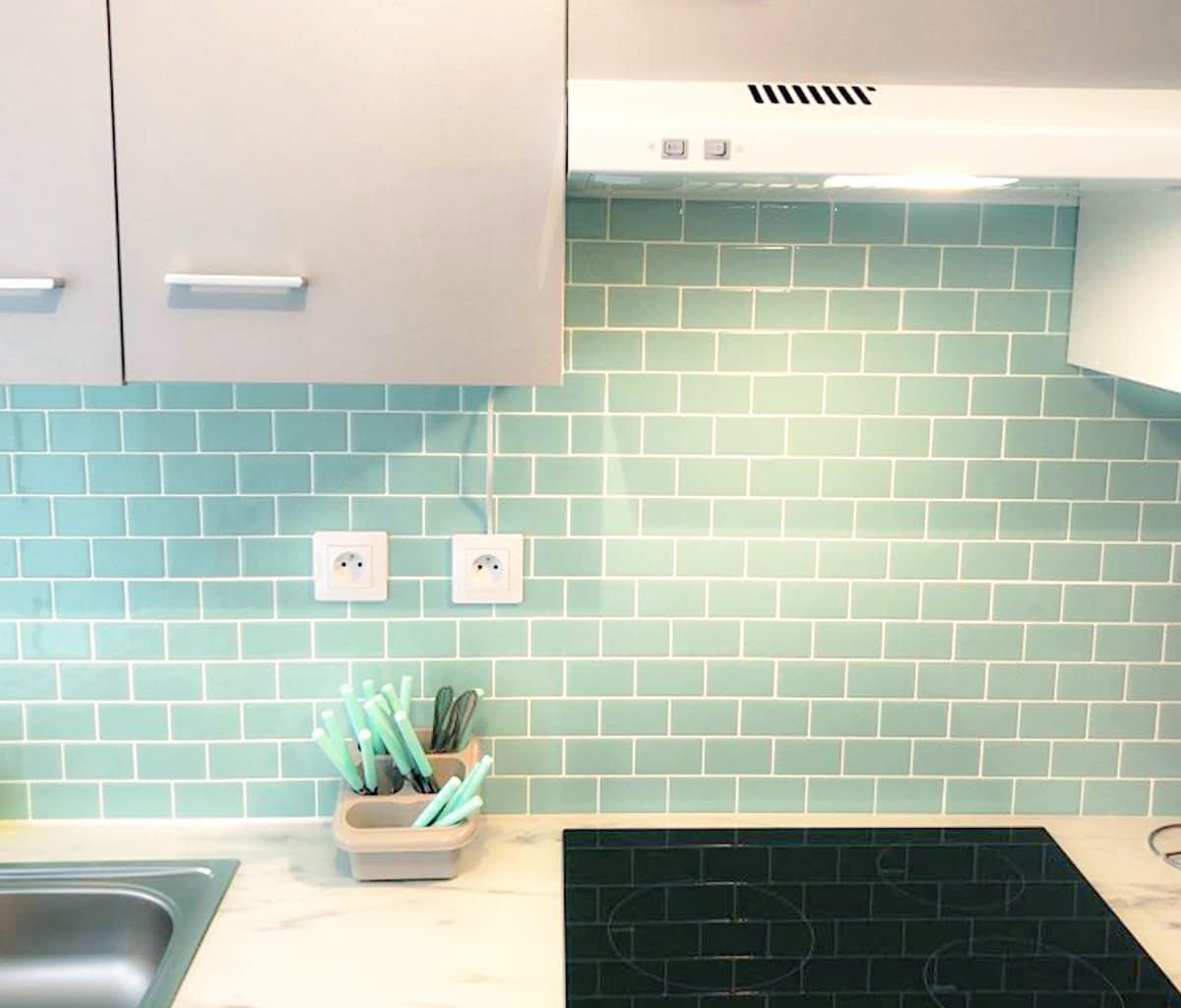 Protector contra salpicaduras de cocina autoadhesivo, color verde, azulejos grandes de metro para cocina, calcomanías adhesivas prémium para