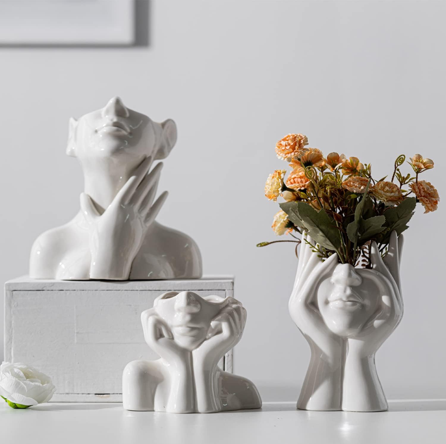 Jarrón de cerámica para decoración del hogar, jarrones blancos modernos para sala de estar, 5.9 pulgadas de alto x 7 pulgadas de ancho, jarrón de