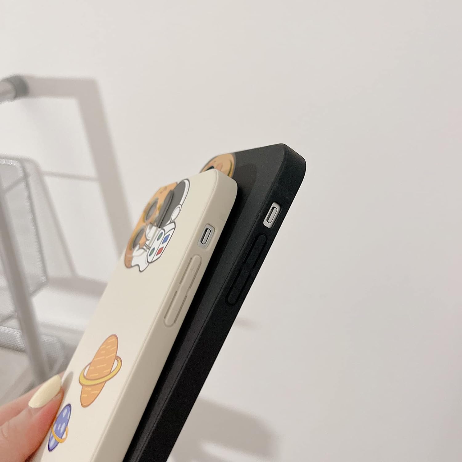 Funda bonita para iPhone 15 Pro, diseño de astronauta de dibujos animados, diseño de planeta espacial, luna, elegante funda protectora de goma TPU a