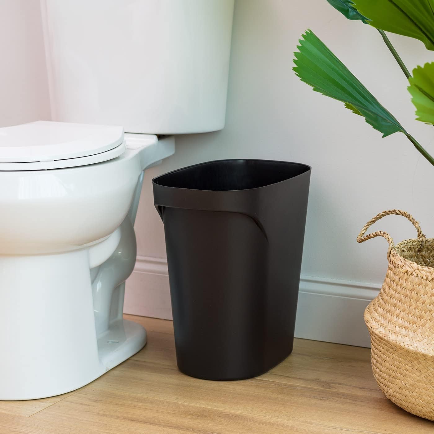 IRIS USA – Juego de 2 cubos de basura de plástico de 6 galones  24 cuartos de galón, paquete de 2, para el hogar, oficina, cocina, dormitorio, baño,