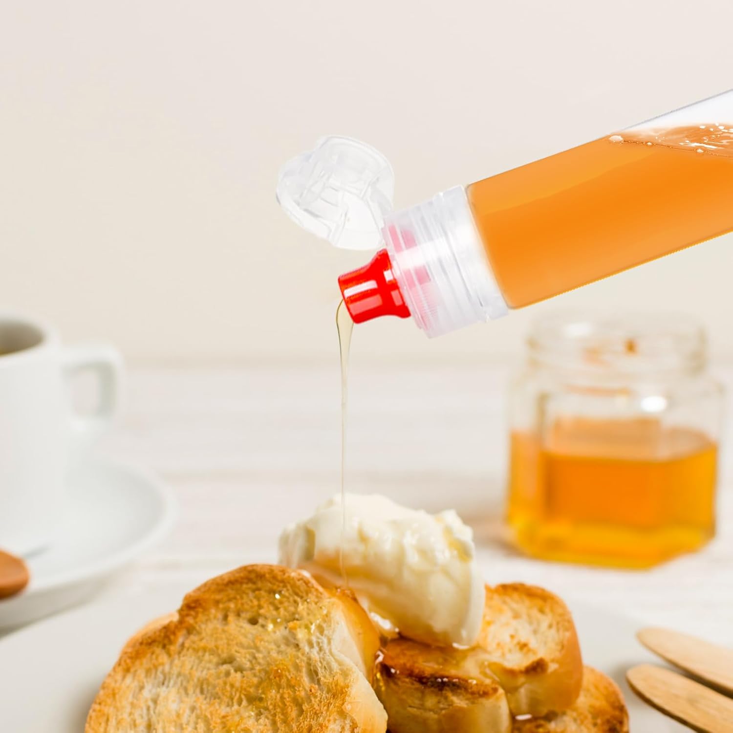 RAYNAG Paquete de 8 botellas de miel reutilizables de plástico para apretar con tapas abatibles, dispensador de condimentos para salsa de salsa de