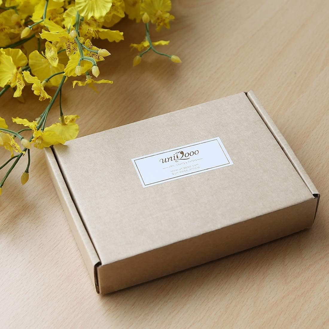 UNIQOOO Números de mesa de boda de acrílico del 1 al 10 con soportes, caligrafía impresa de 4 x 6 pulgadas, letreros transparentes y soportes para