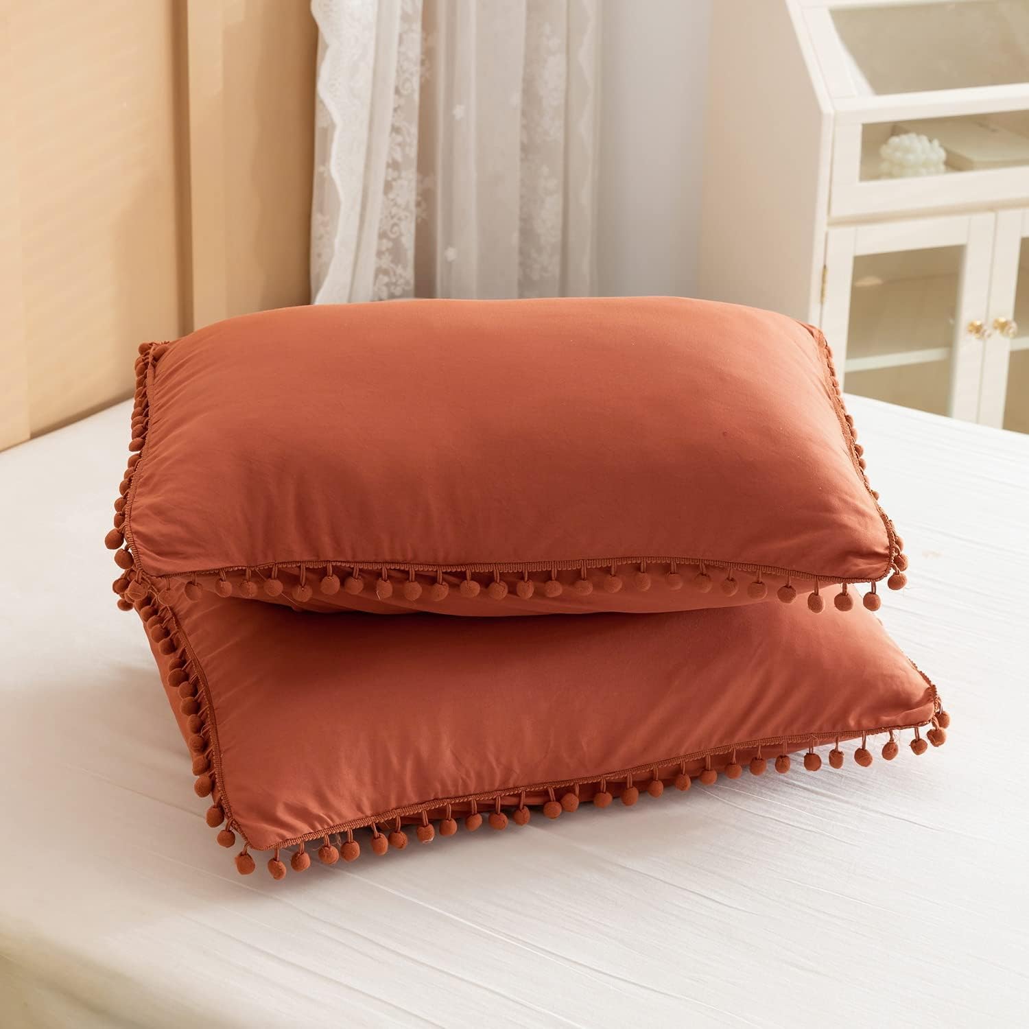 YIRDDEO Juego de edredón de terracota tamaño California King de 3 piezas, ropa de cama bohemia con pompones, color naranja quemado, juego de ropa de