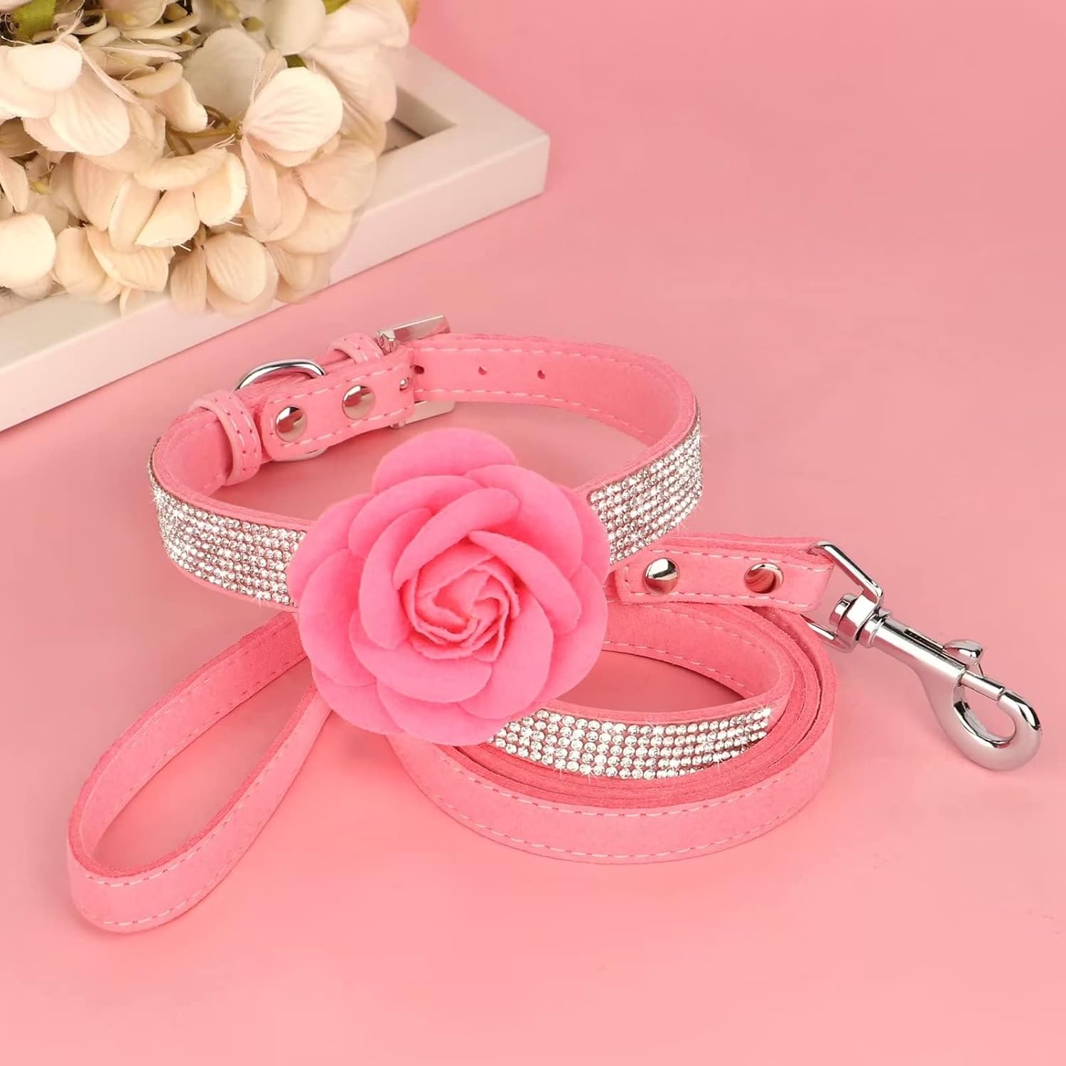 Beirui Bling – Juego de collar y correa para perro con diamantes de imitación, collares de piel de ante suave y brillante para perros con flores,
