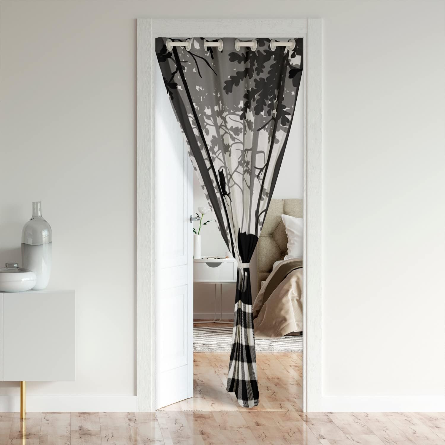 Castle Fairy Cortina de puerta con estampado de oso de 42 pulgadas de ancho x 80 pulgadas de largo, estilo retazos de cuadrícula negra y blanca,