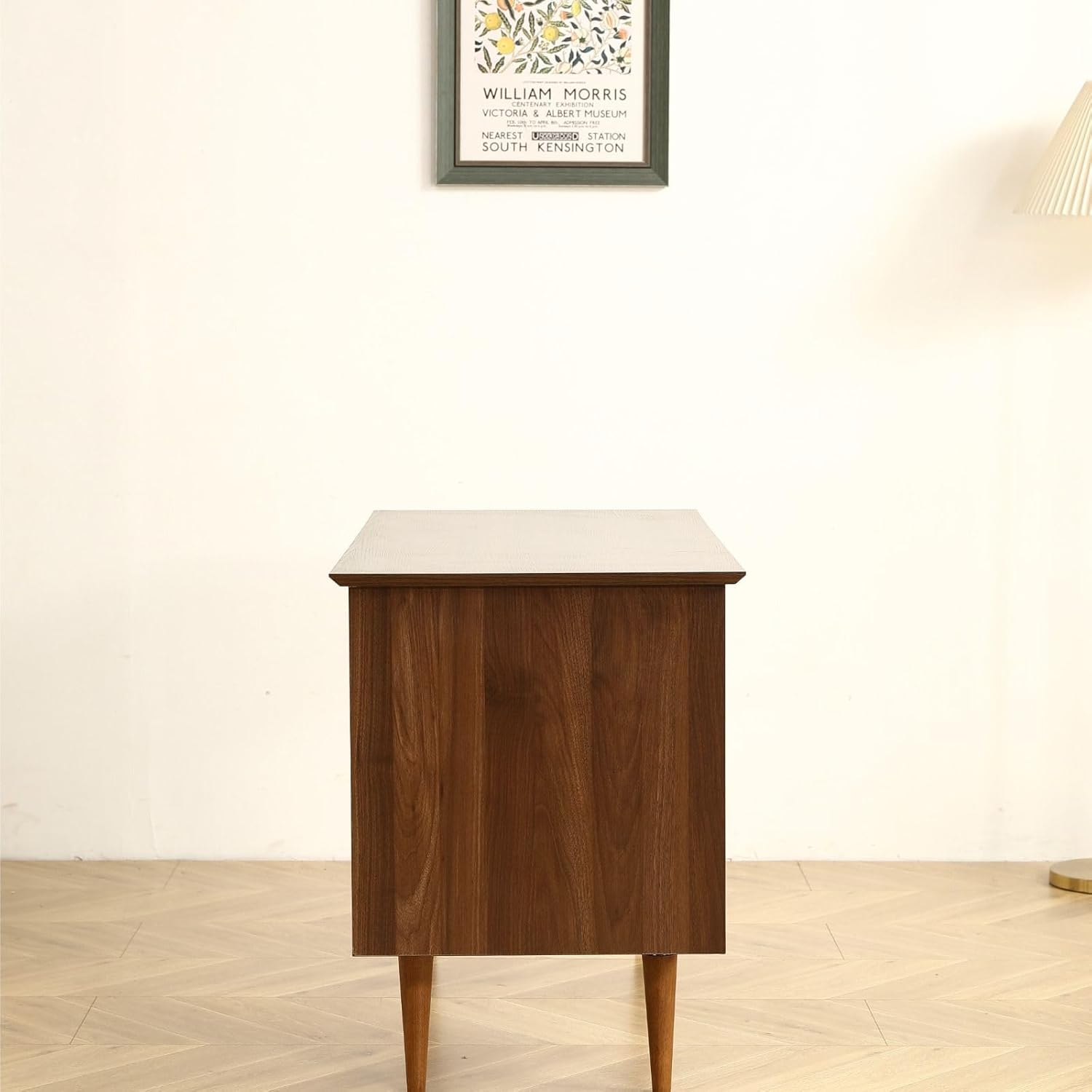 FRITHJILL Escritorio pequeño de 47.24 pulgadas con acabado moderno de nogal y patas de madera maciza, ideal para uso doméstico y oficina