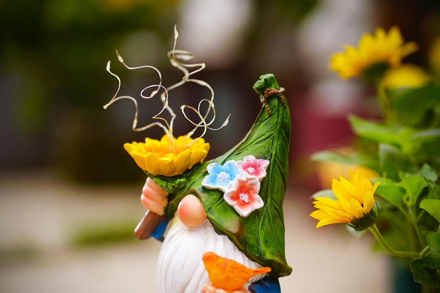 CHUANGFENG Gnomes Garden Decor with Solar Firework Lights,Solar Garden gnome Statue Decoration for Outdoor Patio Yard Lawn Decoration Gift for