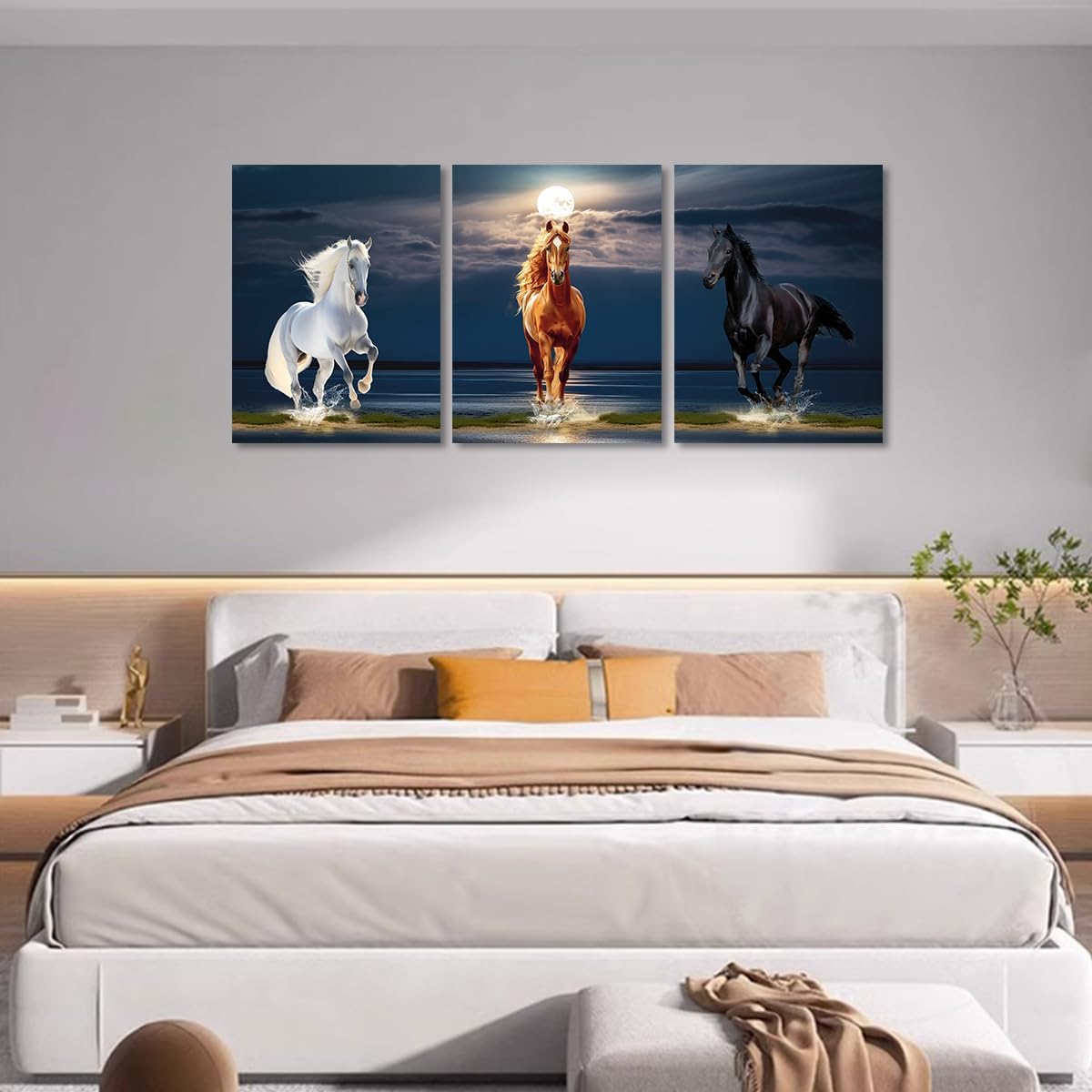 Kyiyhzp Arte de pared azul con caballo corriendo en el pastizal junto al mar, arte de pared de animales coloridos para el hogar moderno, dormitorio,