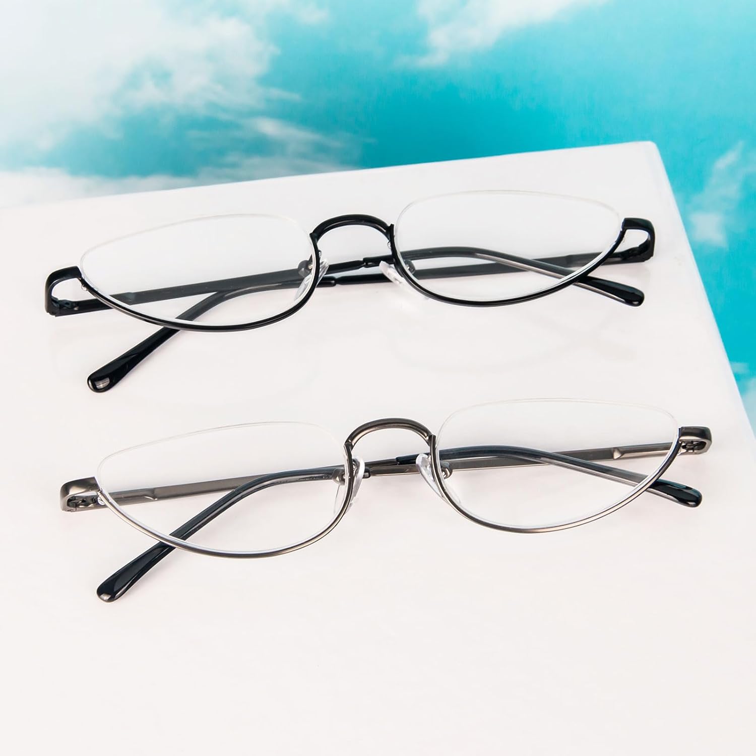 KoKoBin Lentes de lectura de media luna para hombres y mujeres, lentes de montura metálica con bisagra de resorte