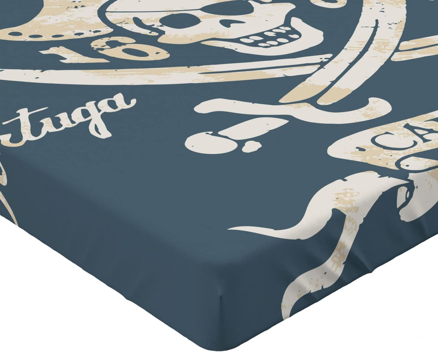 Lunarable Sábana bajera ajustable pirata, Shark Cove Tortuga Island Caribbean Waters Retro Jolly Roger, funda de cama con bolsillo profundo elástico
