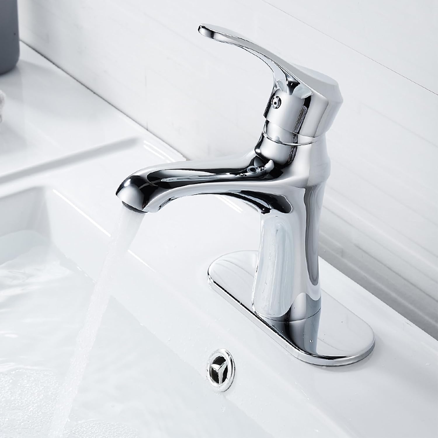 Grifo de baño cromado de una sola manija, grifo de baño de un solo orificio, grifo de lavabo comercial, moderno de un agujero, grifo de RV a juego,