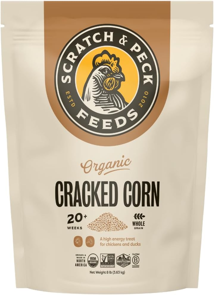 Scratch and Peck Feeds Cluckin’ Good Cracked Corn  8 libras  Suplemento de carbohidratos y proteínas para pollo  Proyecto orgánico y sin OMG