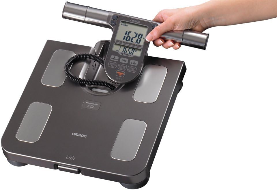 Omron Monitor de composición corporal con báscula, 7 indicadores de fitness, memoria de 90 días y monitor de presión arterial de bronce, puño