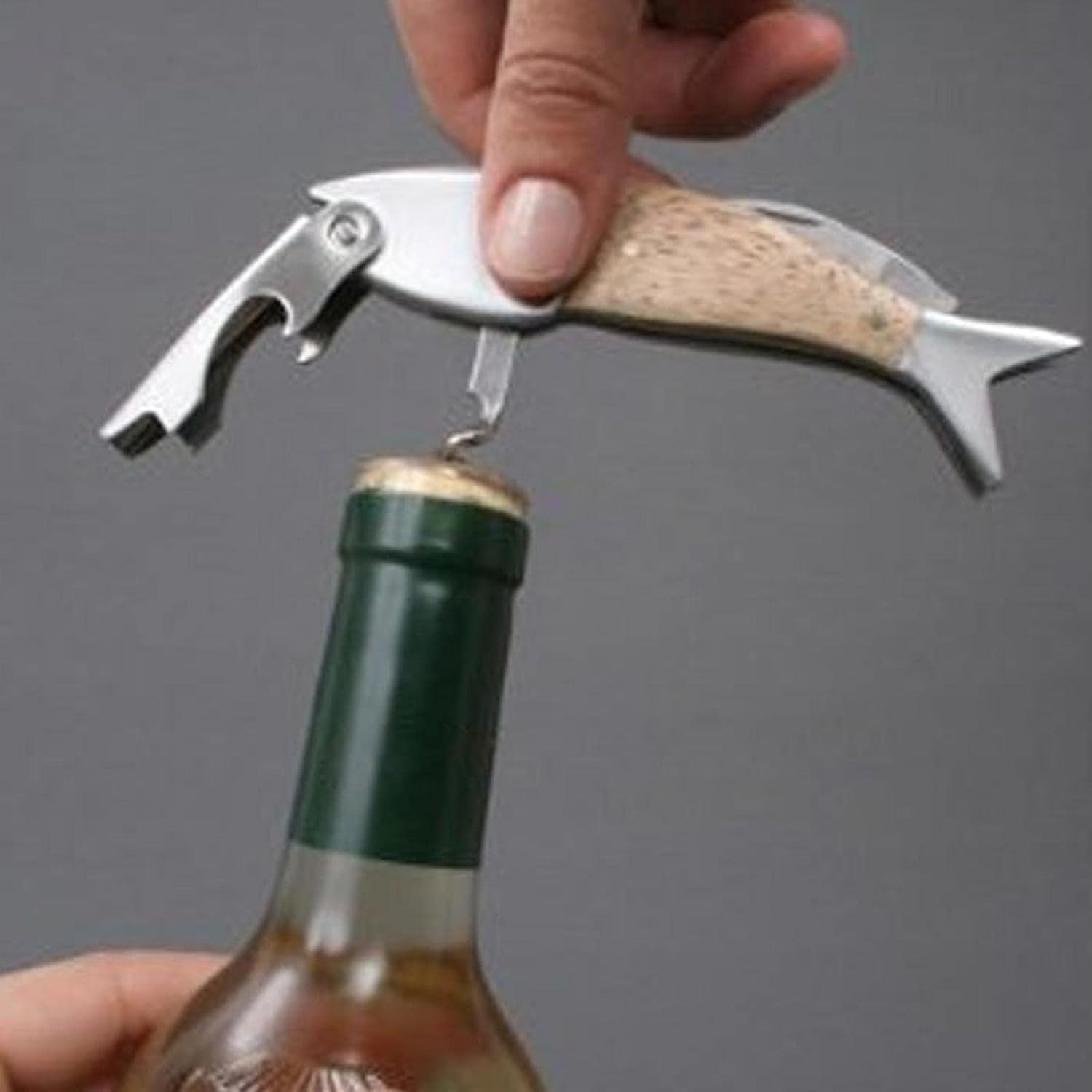 Abrebotellas en forma de pescado, abrebotellas montado en la pared, abrebotellas de acero inoxidable para botellas de cerveza y vino es utilizado