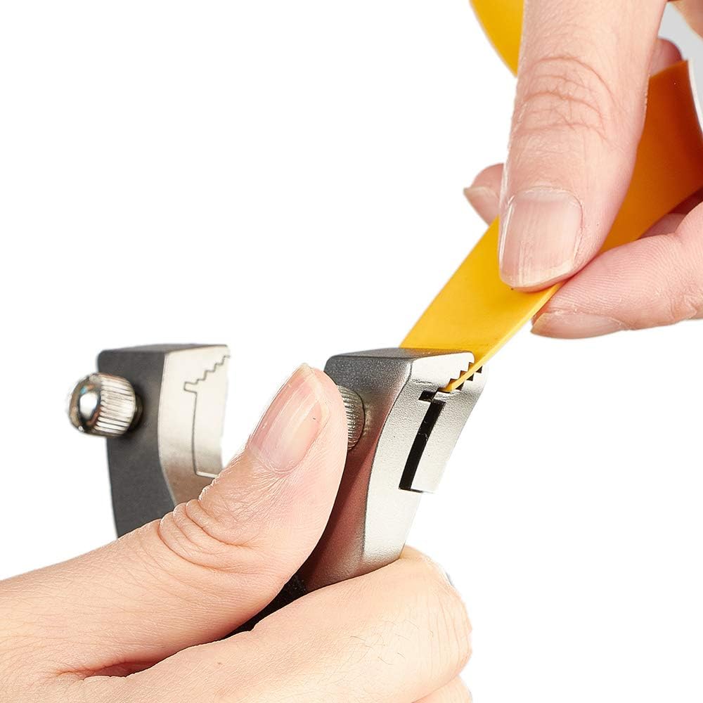 TOPARCHERY Juego profesional de tirachinas de acero inoxidable con clip de resorte cohete de muñeca para caza con bandas planas de repuesto