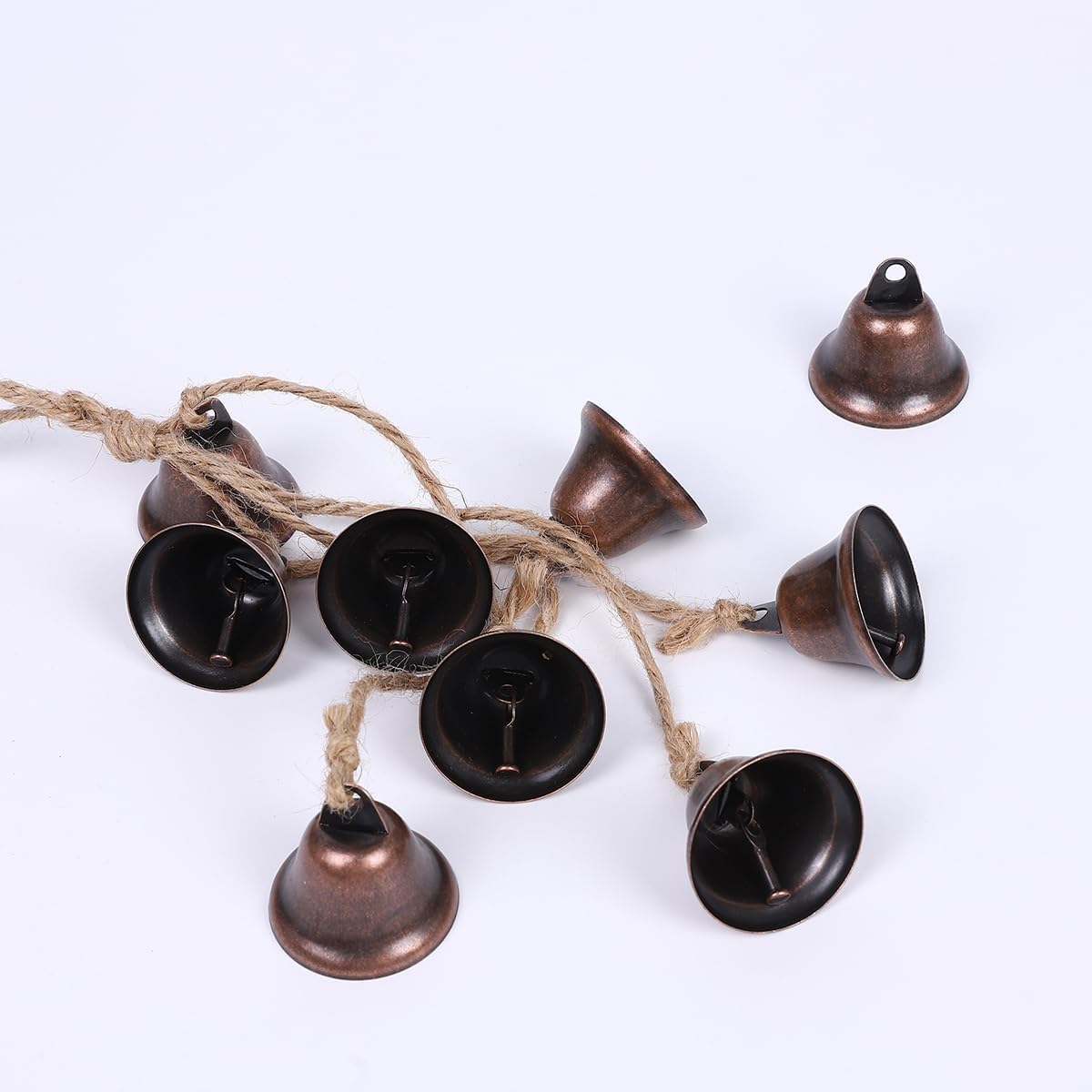 2 campanas de bruja de protección para pomo de puerta, campanas de viento, campanas wiccan con 8 campanas rojas de vitaje, suministros de brujería