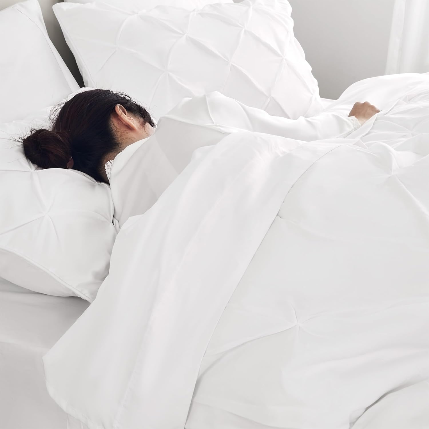 Juego de ropa de cama tamaño King con edredón y sábanas, 7 piezas para todas las estaciones, estilo pintuck duradero, diseño blanco puro para