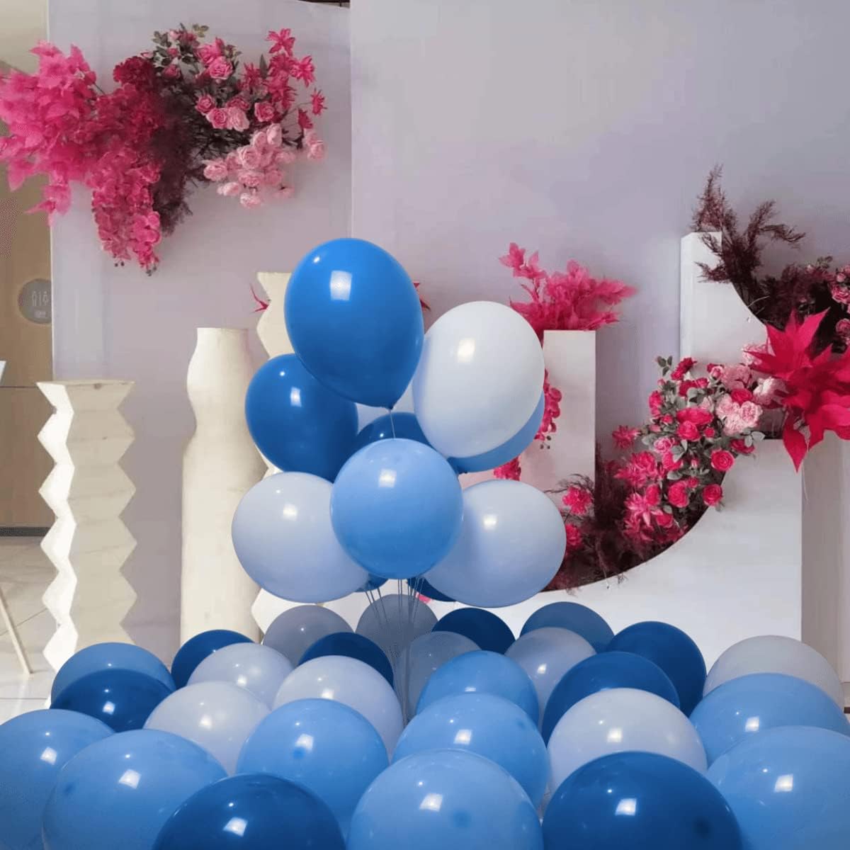 Paquete de 300 globos azules y blancos, globos de látex blanco azul claro de 12 pulgadas, 100 de cada color, suministros de decoración de globos de
