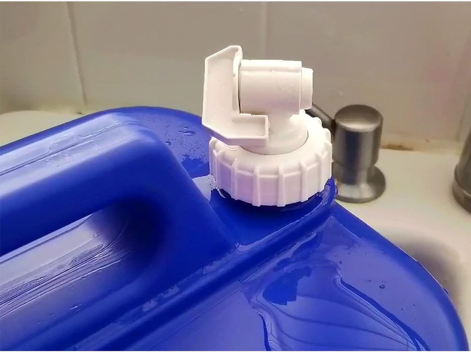 Grifo para jarra de agua de 5 galones, kit de montaje de grifo de repuesto para jarra de agua. Compatible con Coleman de 5 galones modelo 5620 azul