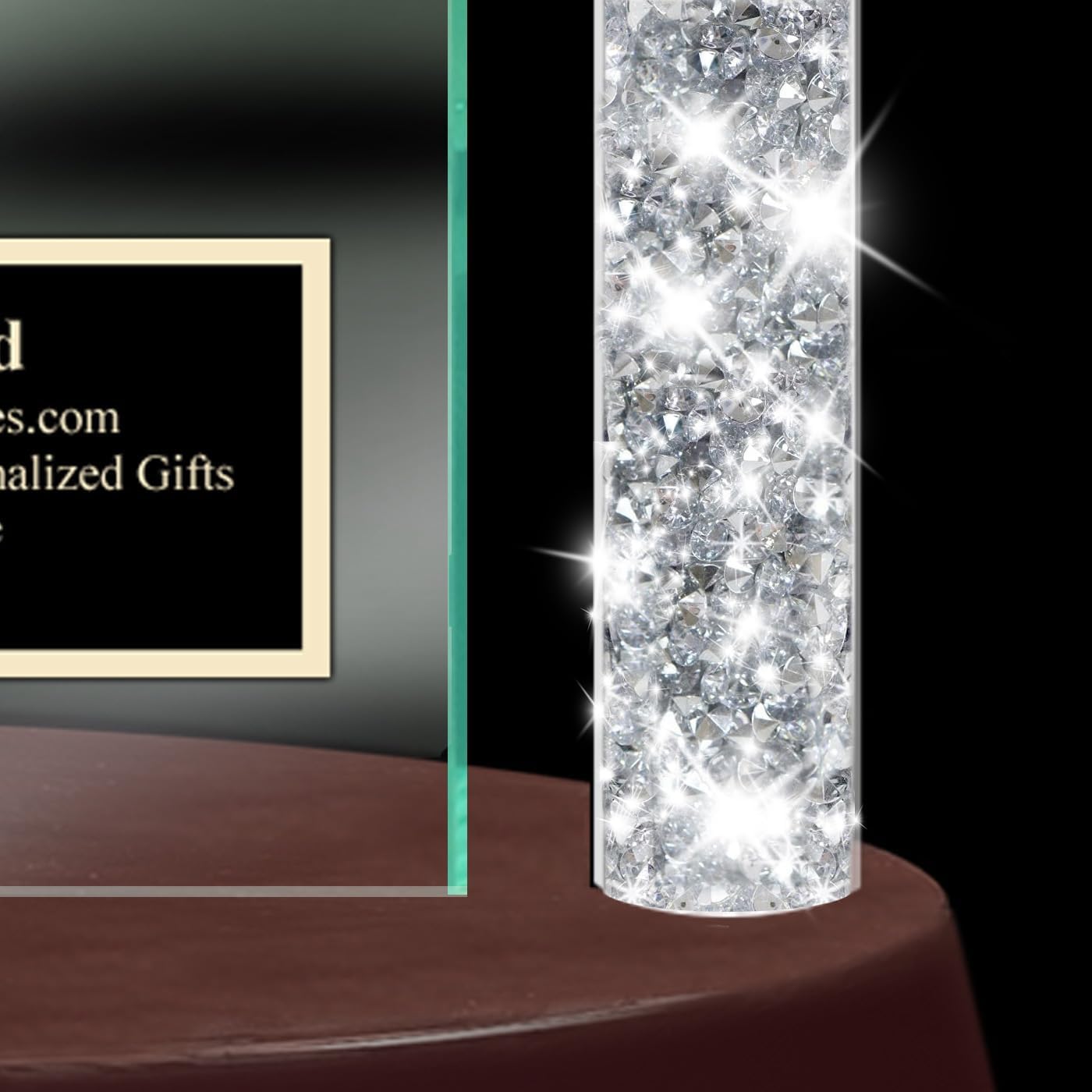 AllGiftFrames Reloj de mesa con placa grabada negra con diamantes de oro, bisel de oro, bisel de lujo, base de madera, reloj con base de madera,
