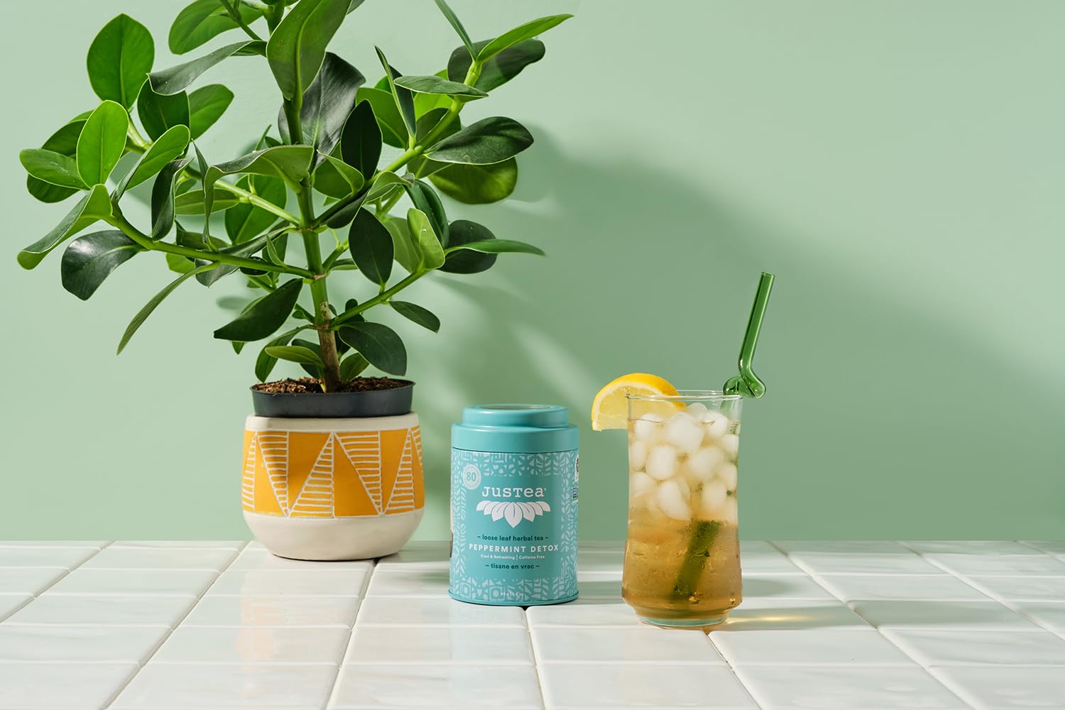 JusTea PEPPERMINT DETOX  Té de hierbas de hojas sueltas  Lata con cuchara de té tallada a mano  Más de 40 tazas (1.6 onzas)  Sin cafeína  Ganador de