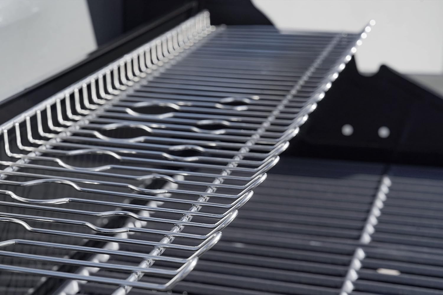 Monument Grills Denali D405 – Parrilla de barbacoa inteligente de gas propano líquido de 4 quemadores de acero inoxidable con placa de cocción (2