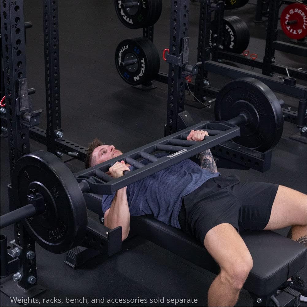 Titan Fitness Barra olímpica híbrida en ángulo multiagarre V3, clasificada 1,900 libras, barra suizade fútbol para rack