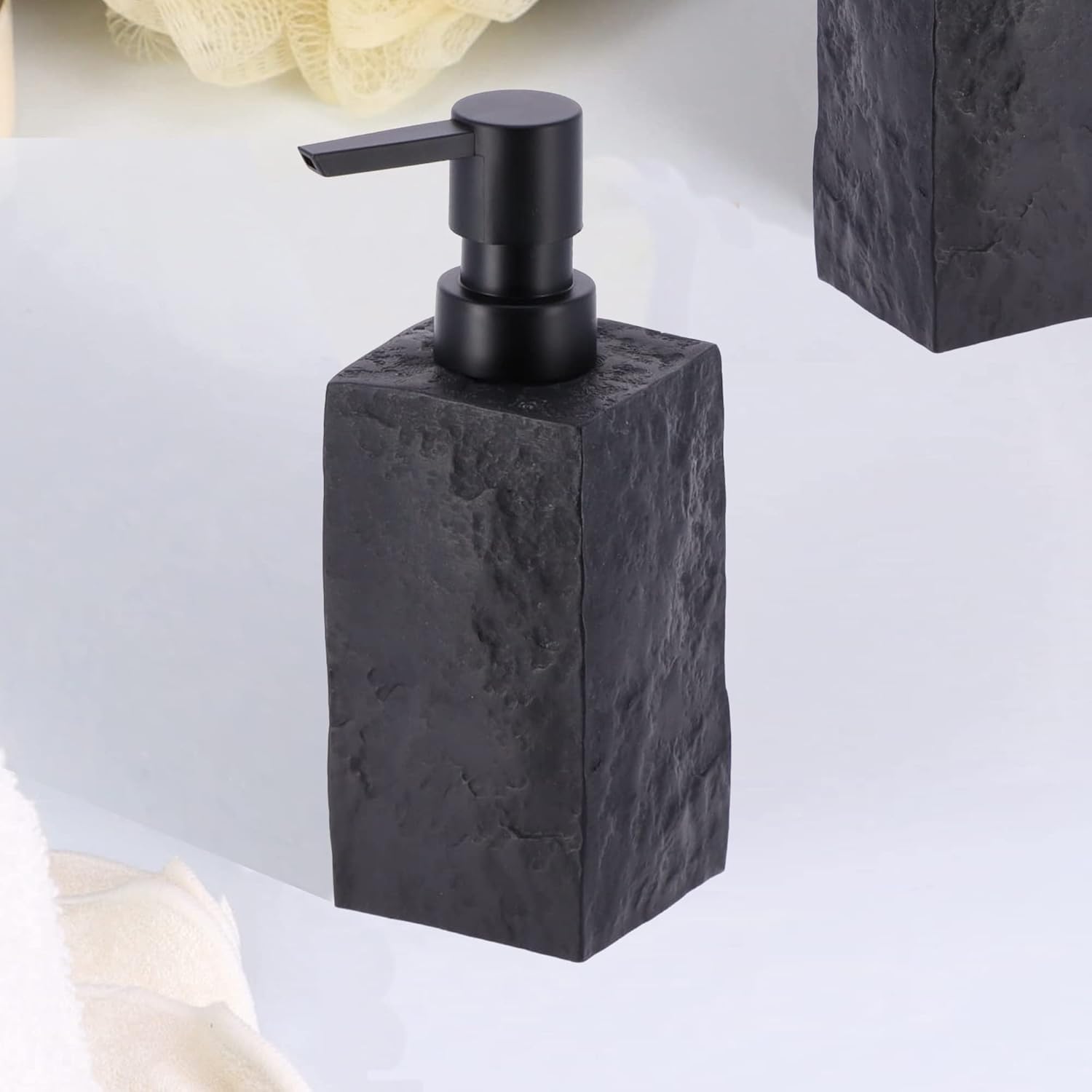 Dispensador de jabón de manos y loción de resina cuadrada de baño, efecto piedra, 9 onzas líquidas, negro