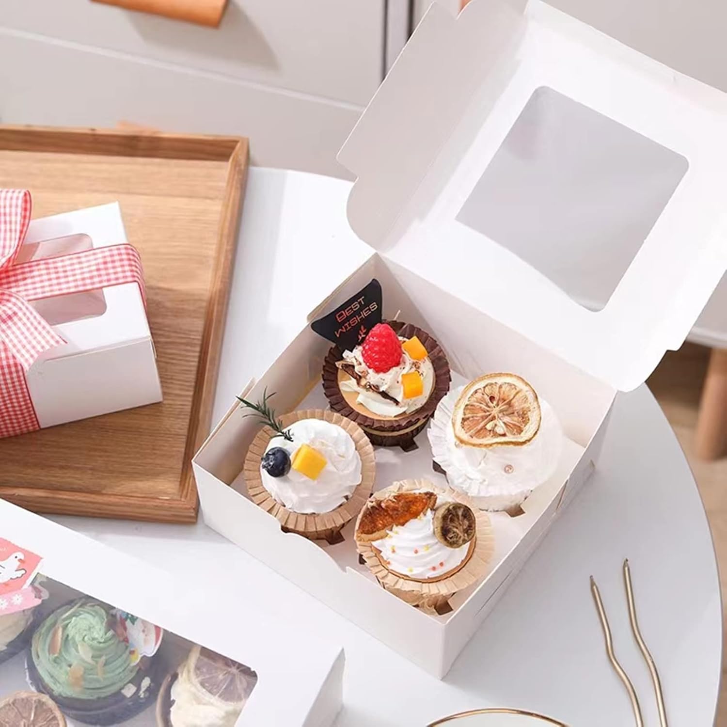 MonYouGe Juego de 30 cajas para cupcakes a granel con ventana transparente para 4 cupcakes estándar, contenedor desechable de grado alimenticio