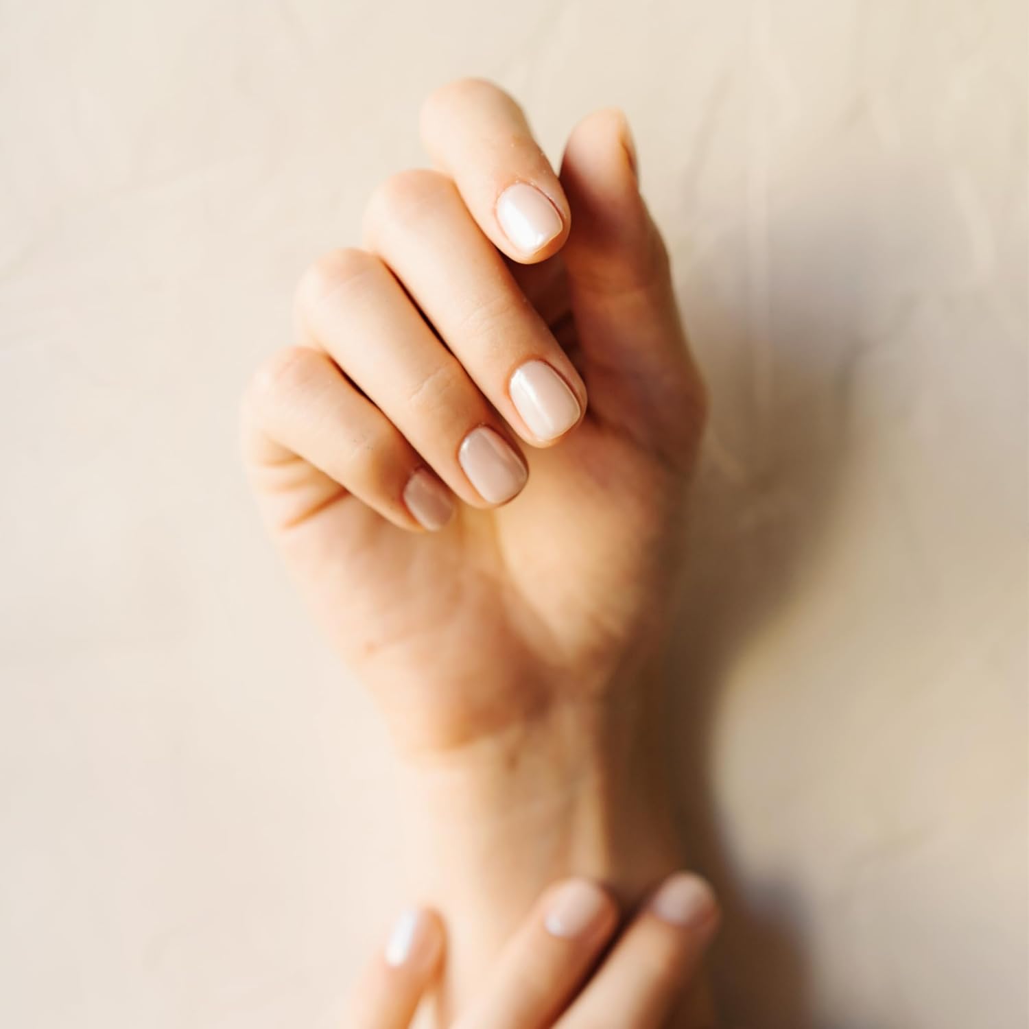 Alice & Bella Tiras de uñas de gel color blanco lechoso, color blanco lechoso ombré, elegante manicura neutra color nude para cualquier ocasión y