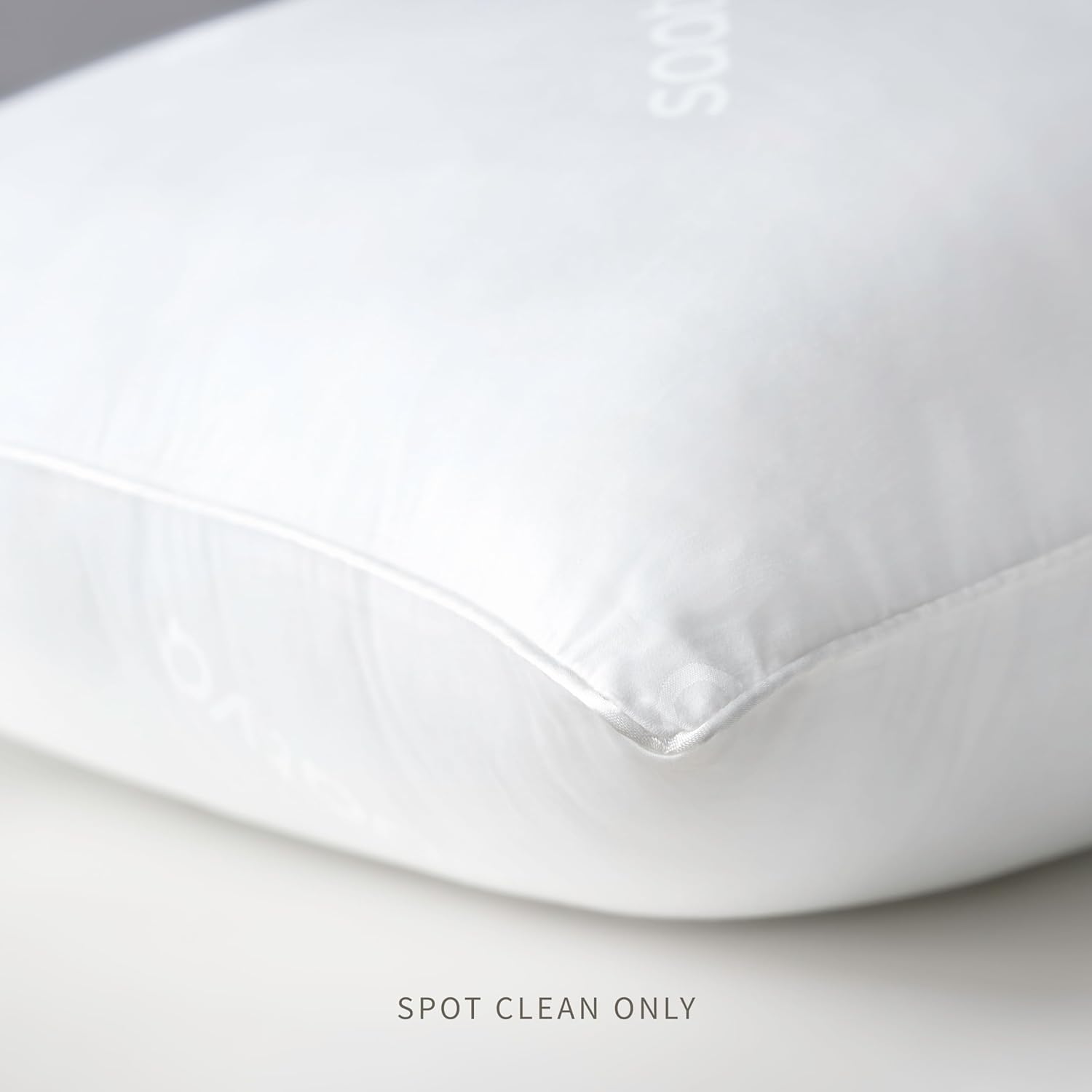 Saatva Almohada alternativa de plumón, almohada hipoalergénica con felpa y tacto aireado, funda de algodón orgánico transpirable, alternativa de
