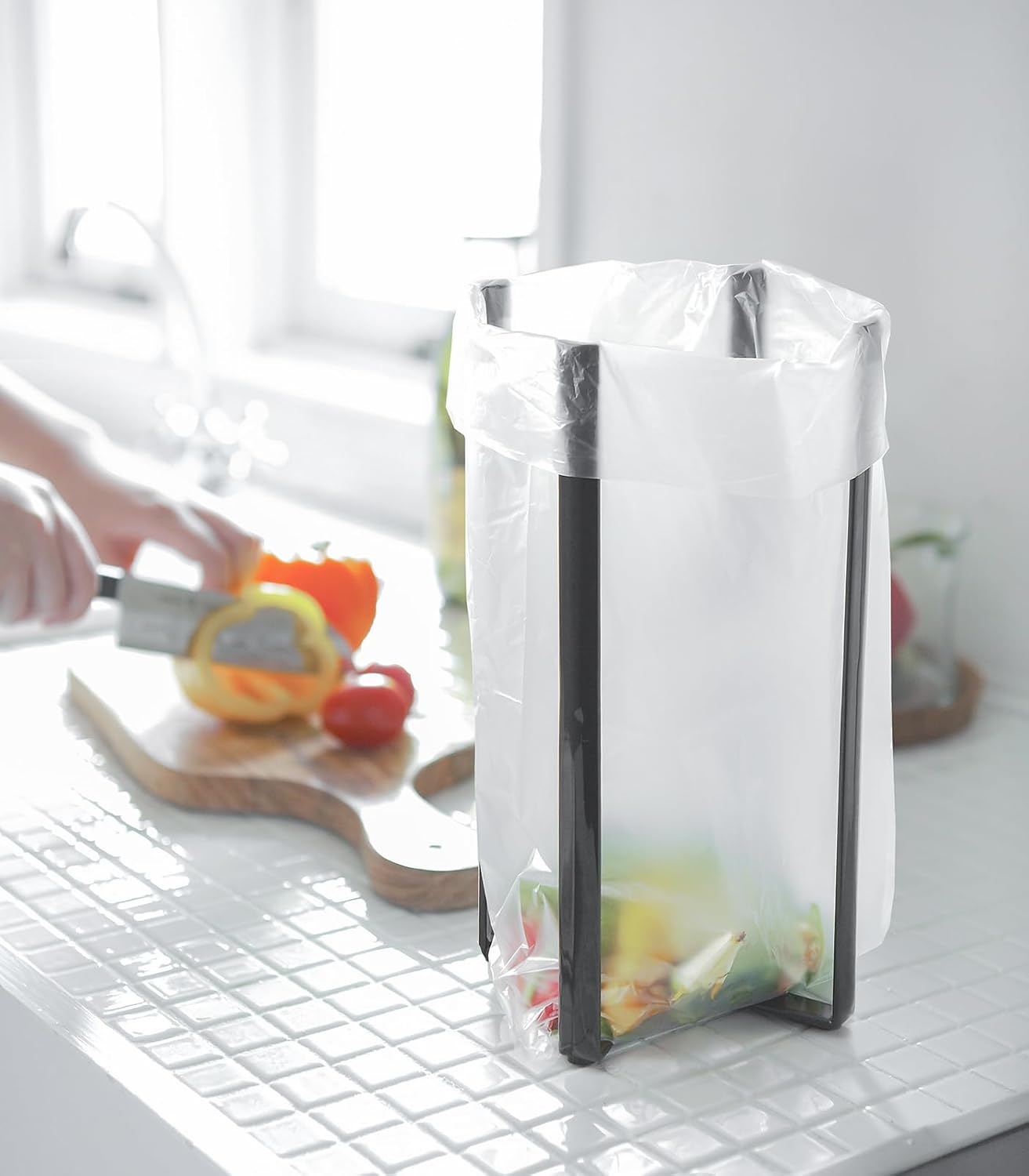 Soporte YAMAZAKI Home ecológico para bolsas de plástico