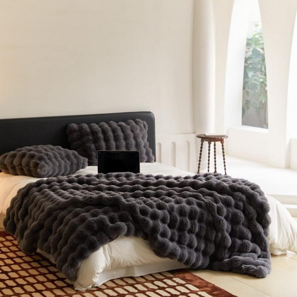 Manta suave de lujo con conejo sintético, mullida, color liso, tejida de felpa para cama, sofá, decoración bohemia para el hogar (gris, 5.2 x 6.6
