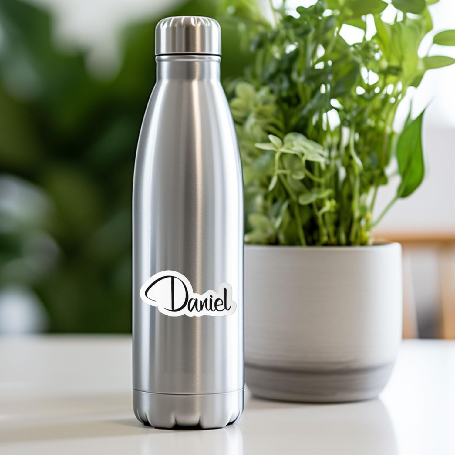 Daniel – Calcomanía de vinilo impermeable con nombre, parachoques de automóvil, laptop, botella de agua, pared, ventana, tamaño  6 pulgadas más