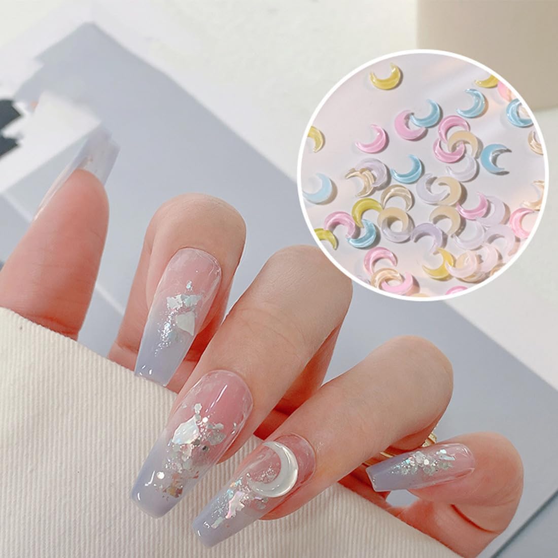 Youteer Juego de 720 dijes de resina colorida para arte de uñas, diamantes de imitación acrílicos 3D de varios tamaños, suministros de uñas para